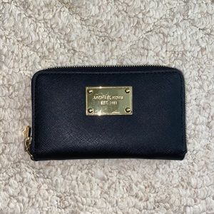 micheal kors black wristlet